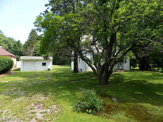 12802 Huffman Rd, Parma, OH 44130 photo 2