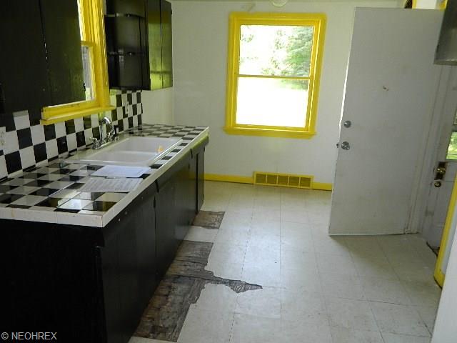 12802 Huffman Rd, Parma, OH 44130 photo 6