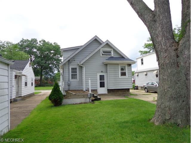 317 Longford Ave, Elyria, OH 44035 photo 3