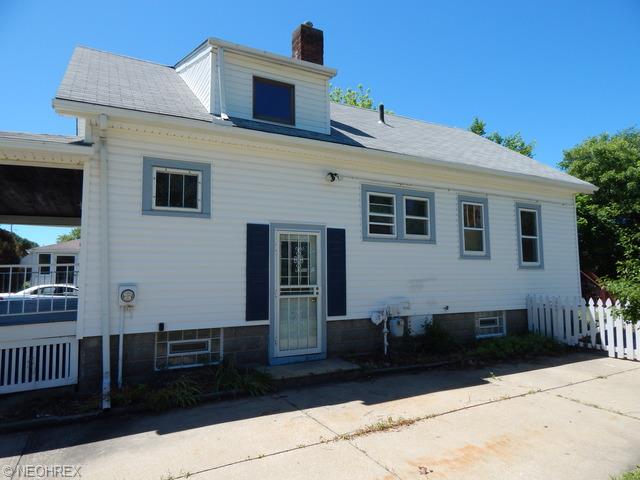 613 State St, Elyria, OH 44035 photo 4