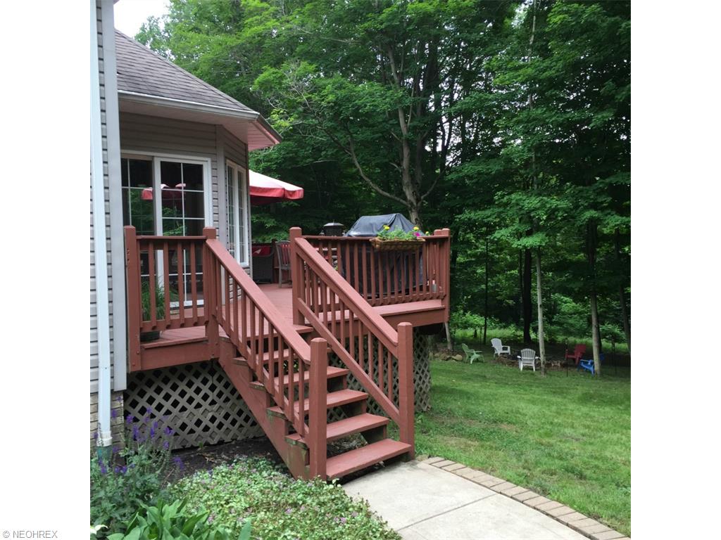 11589 Gate Post Ln, Chardon, OH 44024 photo 2