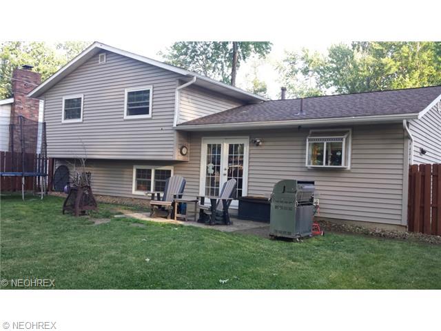 824 Bennett Dr, Elyria, OH 44035 photo 2