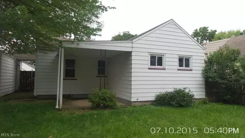 160 Omar St, Struthers, OH 44471 photo 2