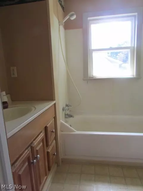 48 Wilson St, Struthers, OH 44471 photo 8