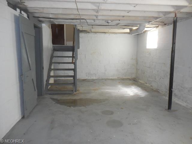 2710 Abbott Pl NW, Canton, OH 44708 photo 4