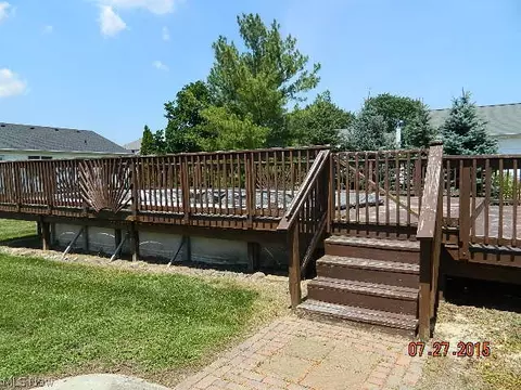 124 Falcon St, Elyria, OH 44035 photo 4