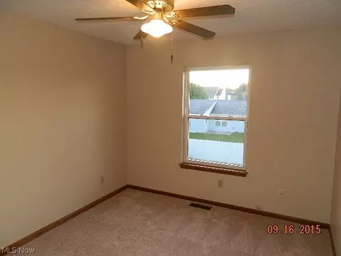 124 Falcon St, Elyria, OH 44035 photo 19