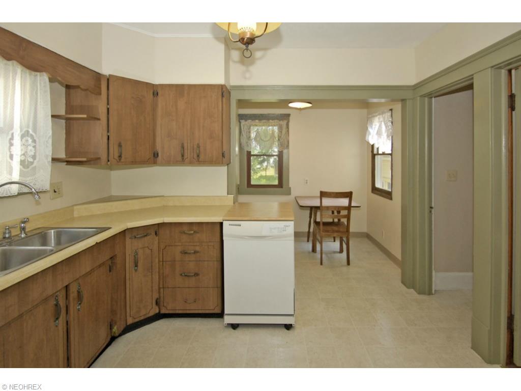 336 Kenyon Ave, Elyria, OH 44035 photo 12