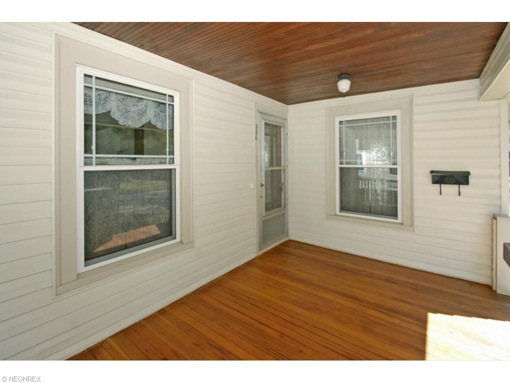 336 Kenyon Ave, Elyria, OH 44035 photo 3