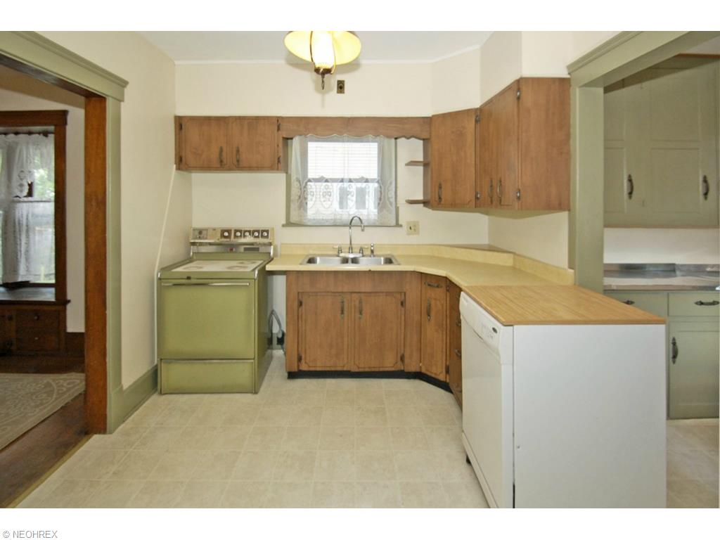 336 Kenyon Ave, Elyria, OH 44035 photo 10