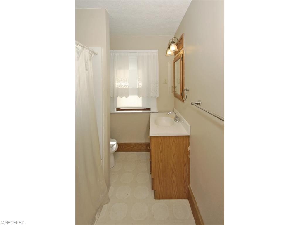336 Kenyon Ave, Elyria, OH 44035 photo 17