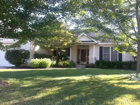 424 Augusta Dr, Elyria, OH 44035 photo 1