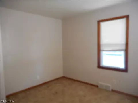 514 W Wilson St, Struthers, OH 44471 photo 5