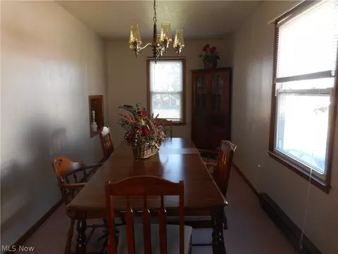 514 W Wilson St, Struthers, OH 44471 photo 2