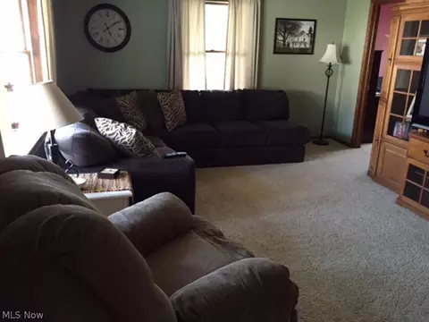 220 High St, Dover, OH 44622 photo 4