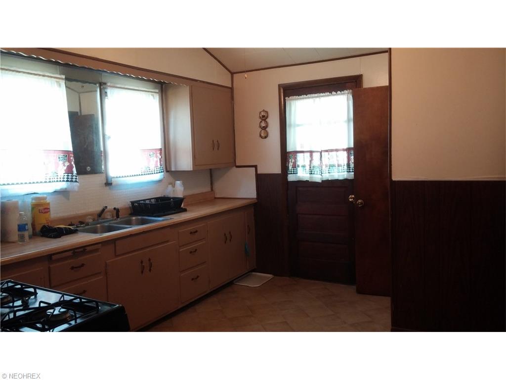 5220 Stark Ave, Ashtabula, OH 44004 photo 7