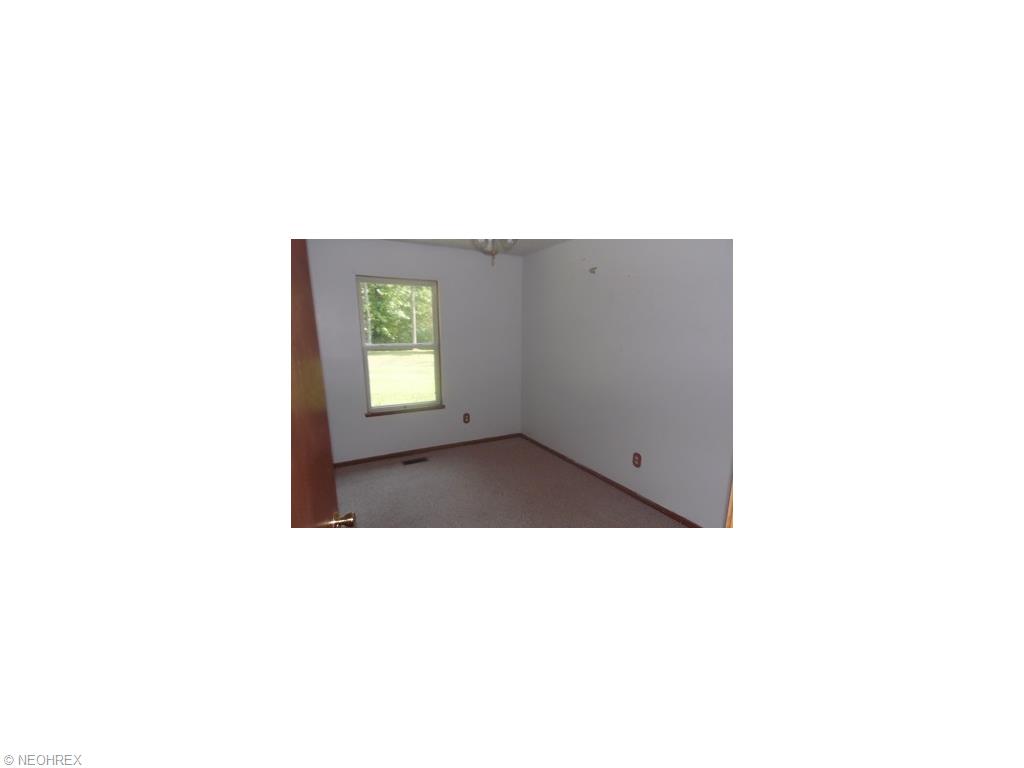 2412 Pleasantview Ave, Ashtabula, OH 44004 photo 10