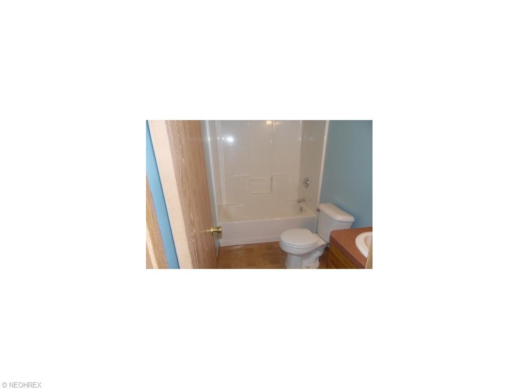2412 Pleasantview Ave, Ashtabula, OH 44004 photo 8
