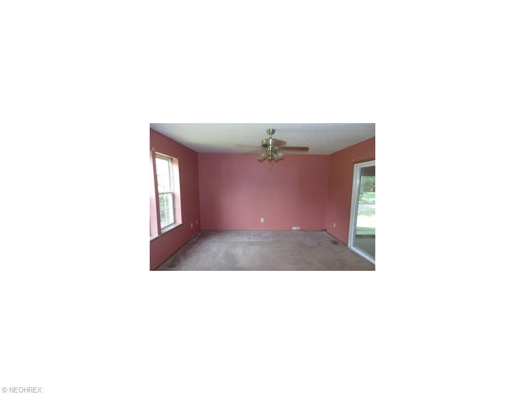2412 Pleasantview Ave, Ashtabula, OH 44004 photo 4