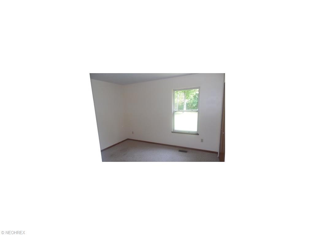 2412 Pleasantview Ave, Ashtabula, OH 44004 photo 11
