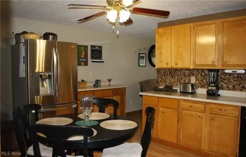 823 Baldwin Ave, Elyria, OH 44035 photo 10