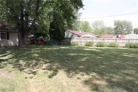 823 Baldwin Ave, Elyria, OH 44035 photo 22