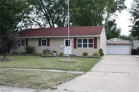 823 Baldwin Ave, Elyria, OH 44035 photo 1