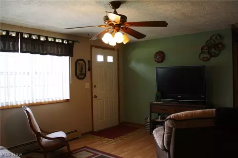 823 Baldwin Ave, Elyria, OH 44035 photo 6