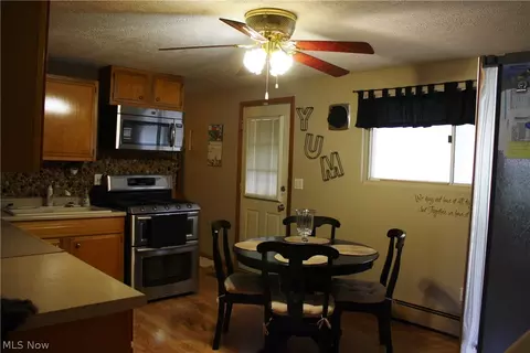 823 Baldwin Ave, Elyria, OH 44035 photo 7