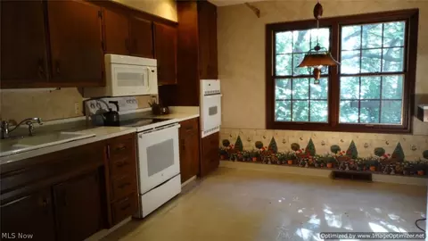 9645 Mentor Rd, Chardon, OH 44024 photo 11
