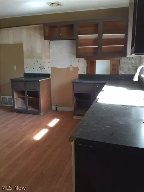 6326 Forest Dr, Ashtabula, OH 44004 photo 9
