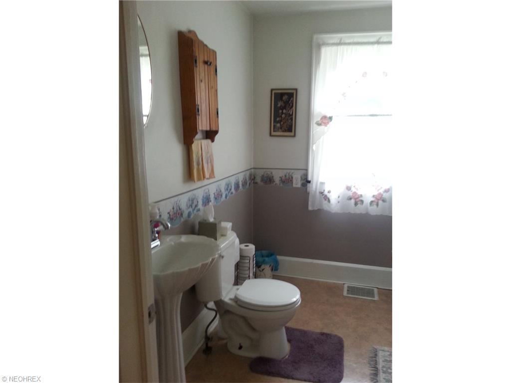 1737 E 46th St, Ashtabula, OH 44004 photo 10