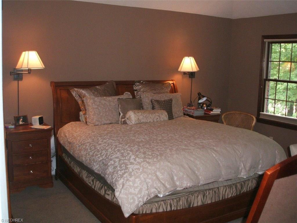 35995 Pepper Dr, Solon, OH 44139 photo 9