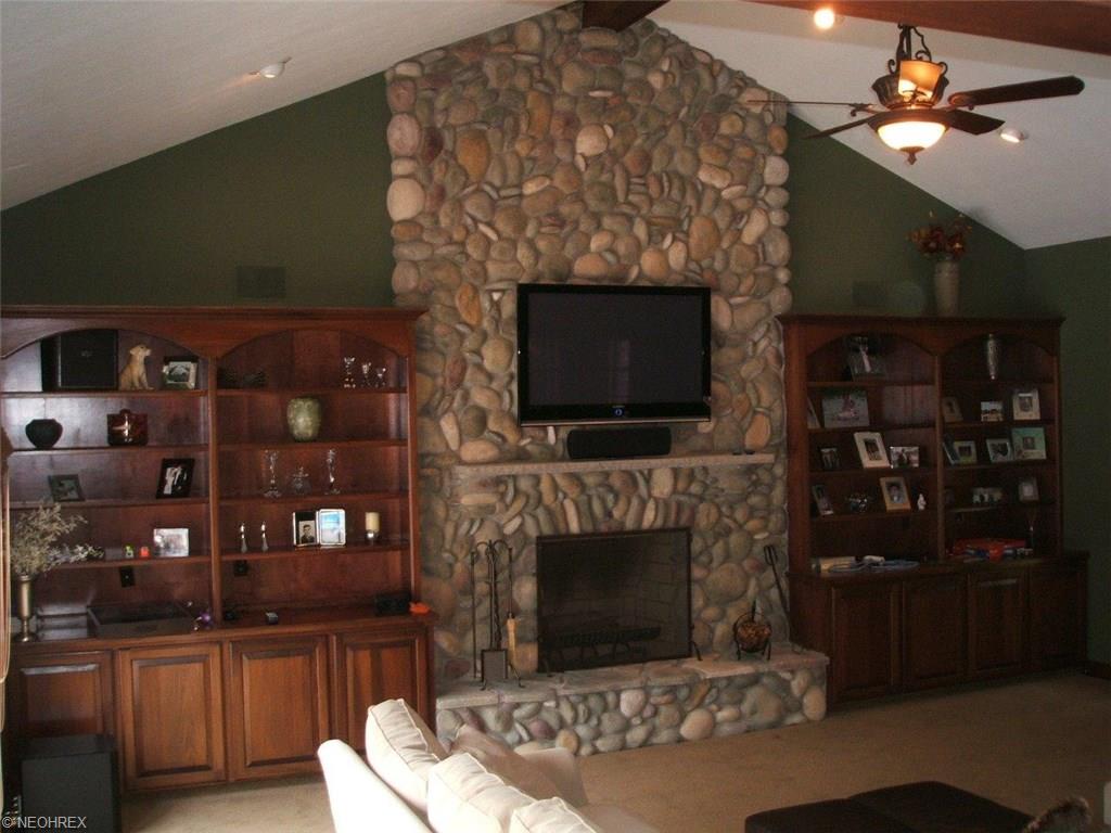 35995 Pepper Dr, Solon, OH 44139 photo 5
