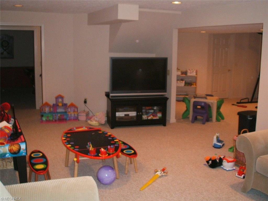 35995 Pepper Dr, Solon, OH 44139 photo 17