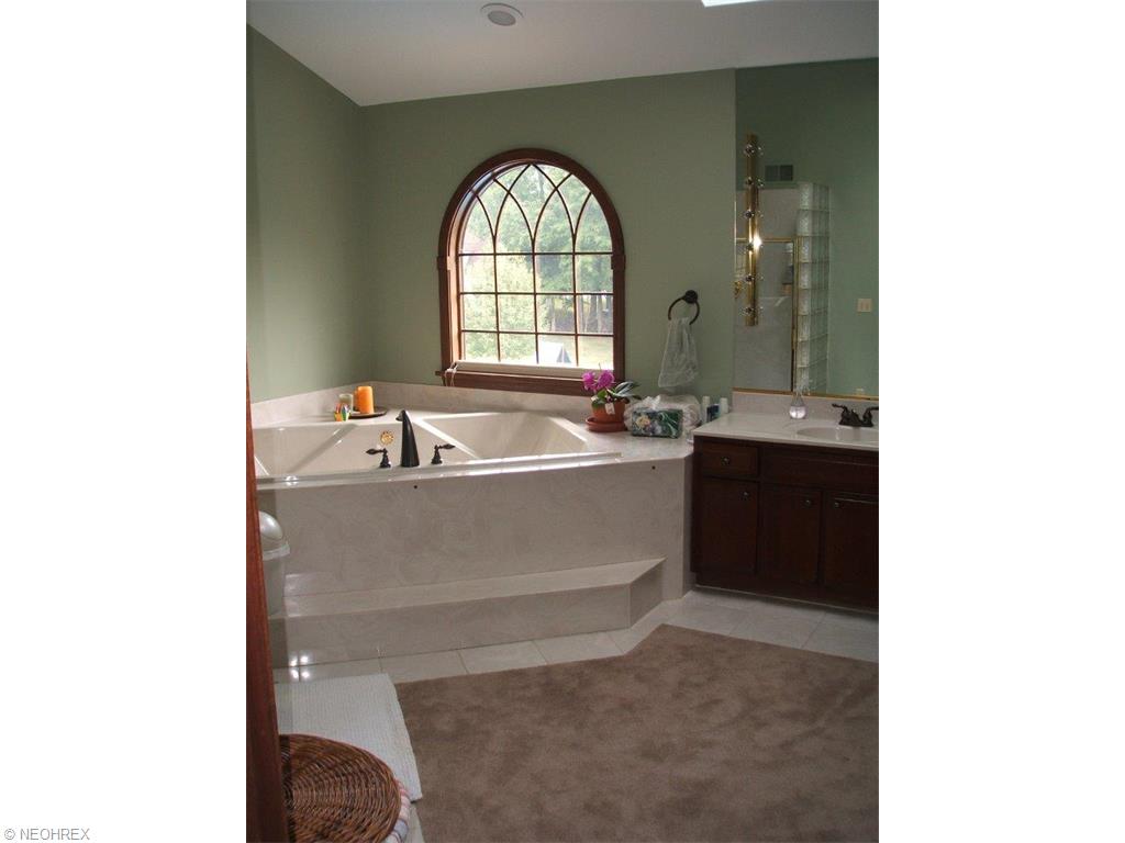 35995 Pepper Dr, Solon, OH 44139 photo 11