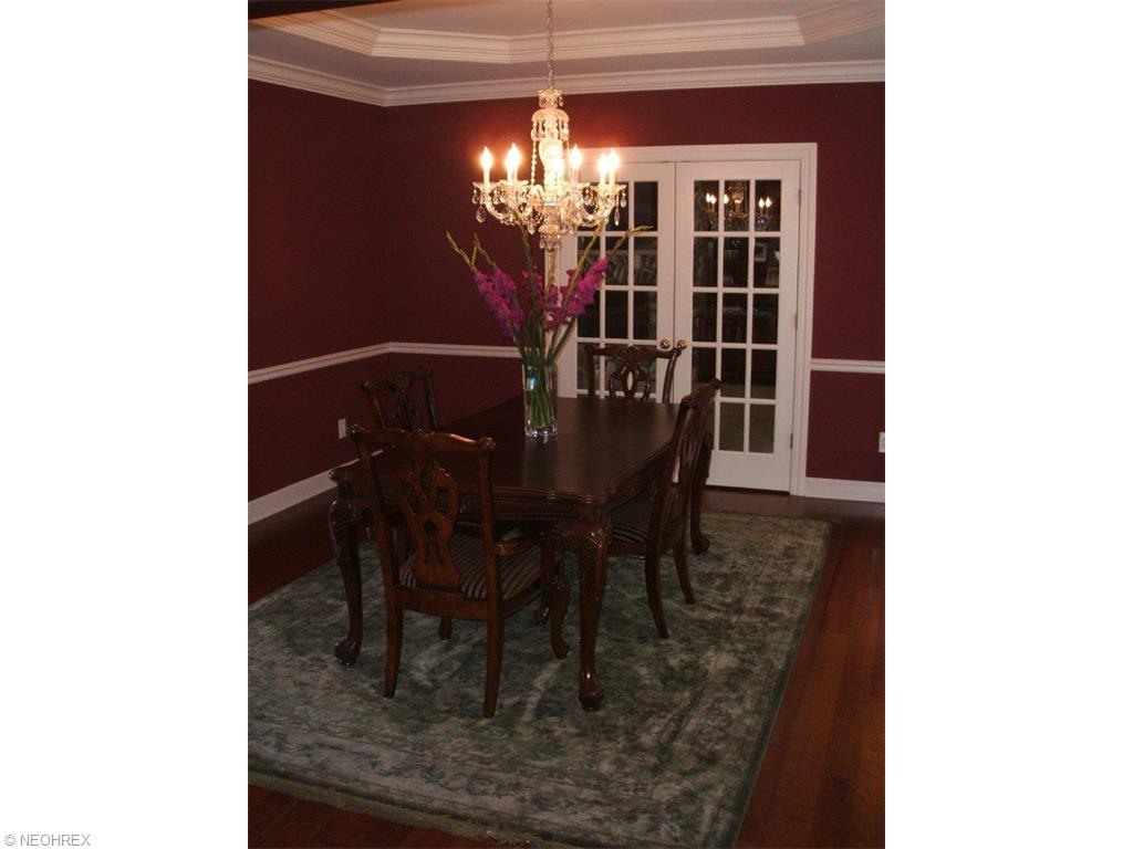 35995 Pepper Dr, Solon, OH 44139 photo 2