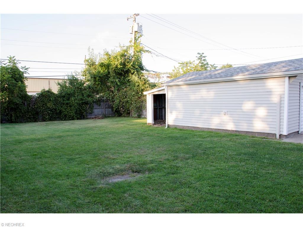 1925 E 29th St, Lorain, OH 44055 photo 4