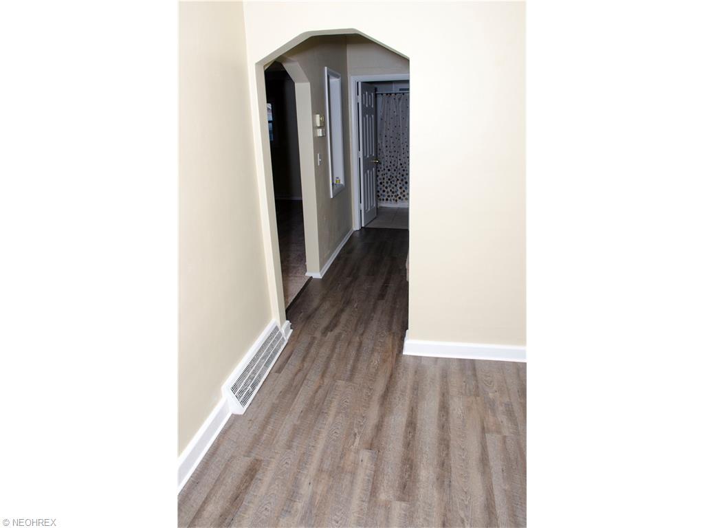 1925 E 29th St, Lorain, OH 44055 photo 9