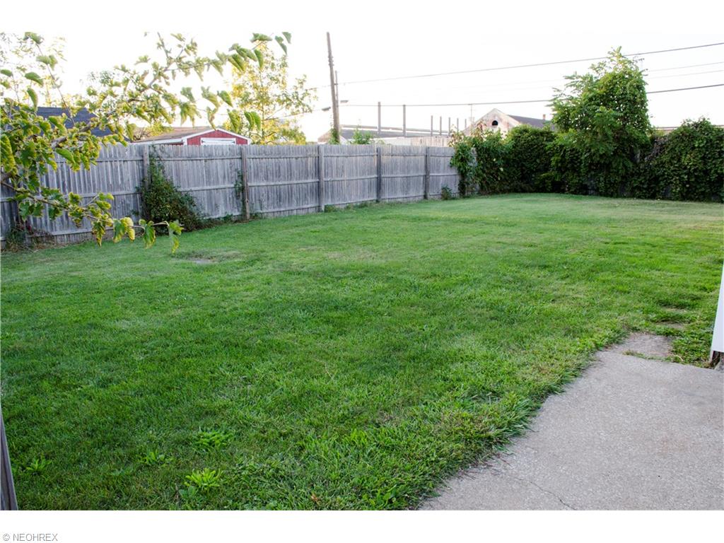 1925 E 29th St, Lorain, OH 44055 photo 3