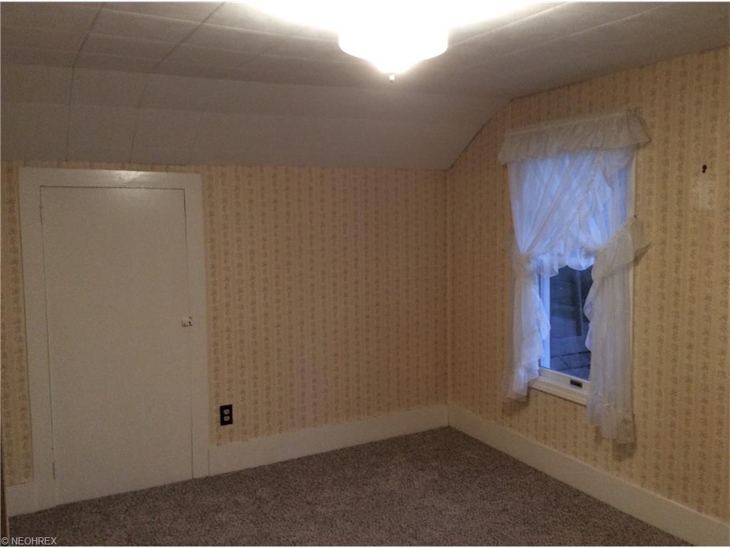 201 Hawthorne St, Elyria, OH 44035 photo 12