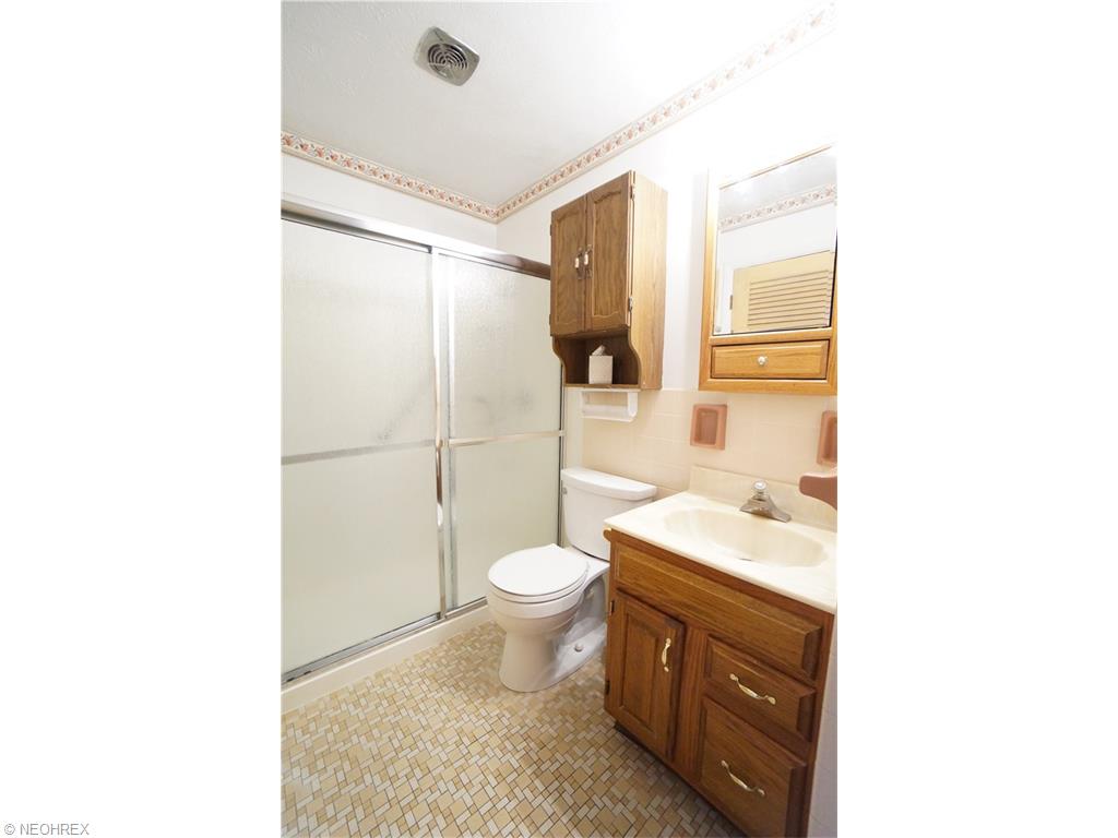5651 Broadview Rd #E9, Parma, OH 44134 photo 7