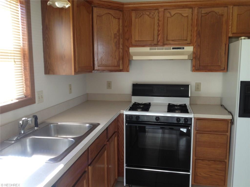 334 Sandpiper Ave, Elyria, OH 44035 photo 5