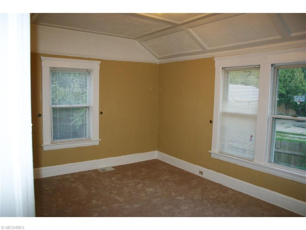 6673 State Rd, Parma, OH 44134 photo 3