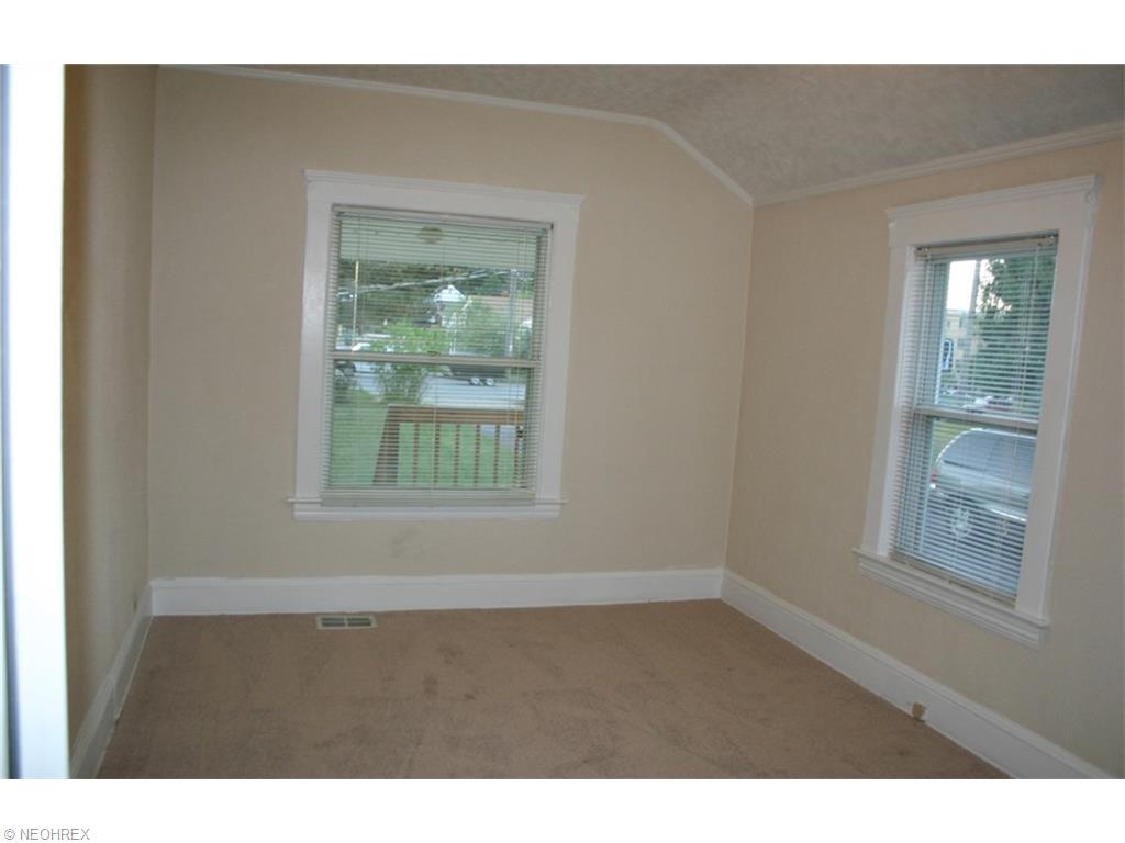 6673 State Rd, Parma, OH 44134 photo 5