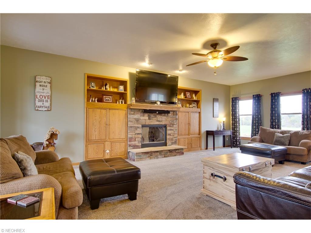 9585 Bascom Rd, Chardon, OH 44024 photo 3