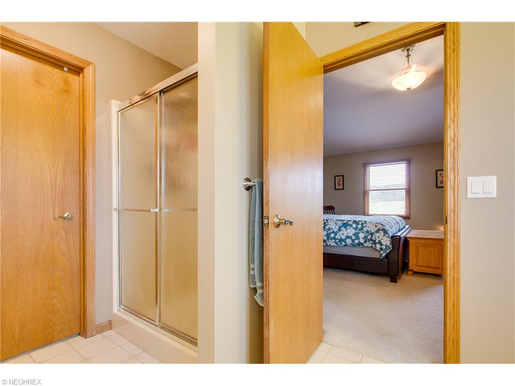 9585 Bascom Rd, Chardon, OH 44024 photo 18
