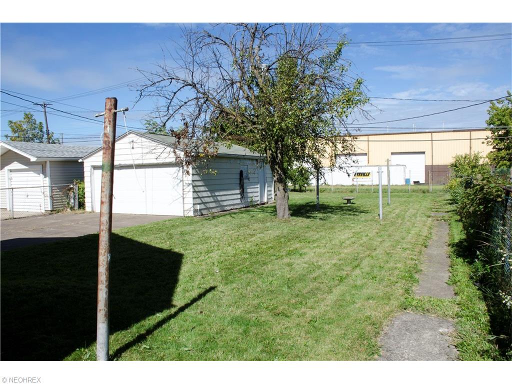 1929 E 29th St, Lorain, OH 44055 photo 4