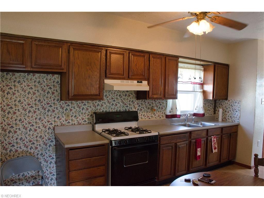 1929 E 29th St, Lorain, OH 44055 photo 9