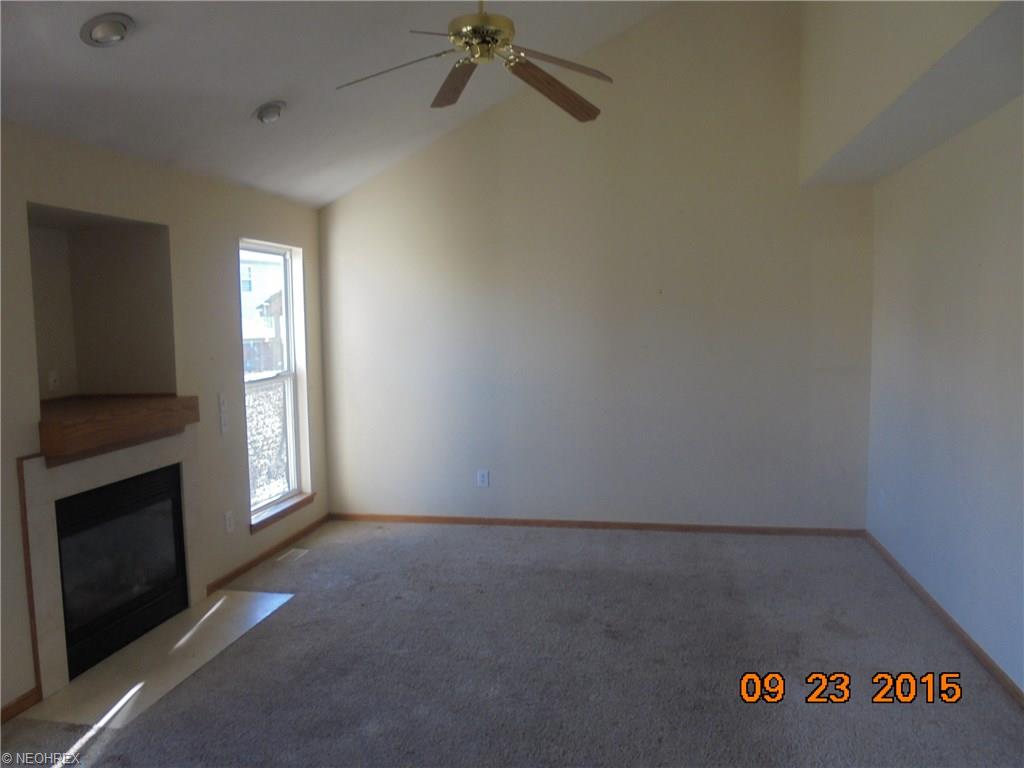 1269 Bell Ct, Elyria, OH 44035 photo 3